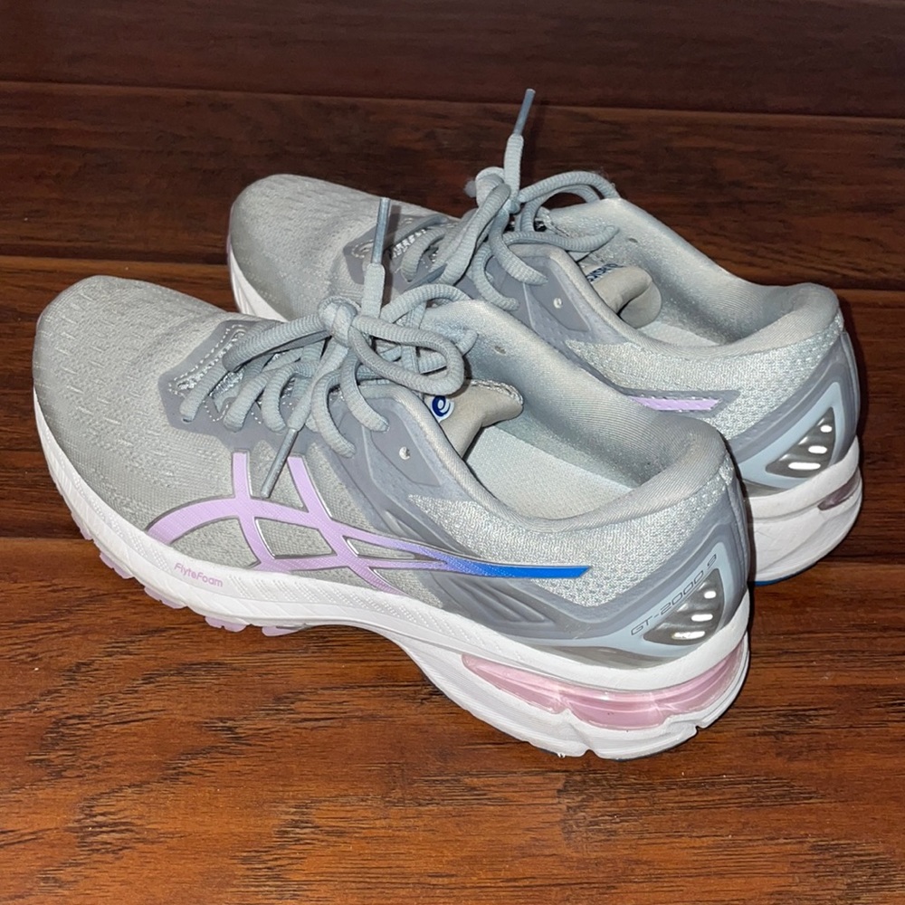 Asics GT-2000 9 - size 7